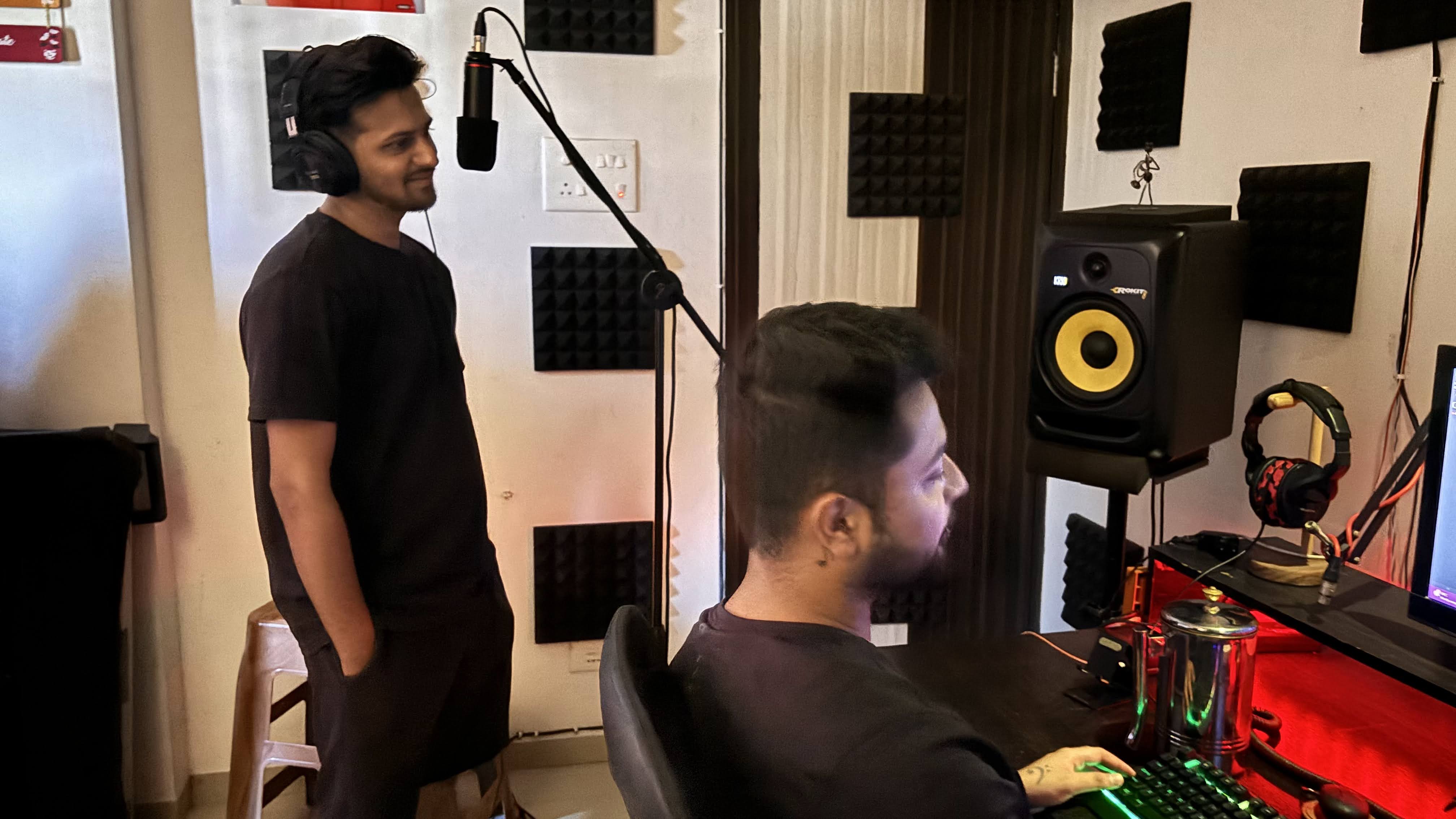 Kirloskar cast still - dramatic thriller scene